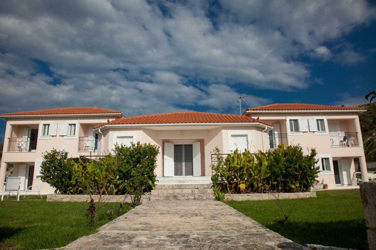 Cavaliere Houses Lixouri Exterior photo